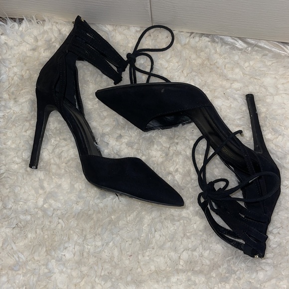 Black heels with laces - Picture 4 of 4